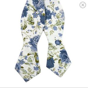 Dazi Frisco Bow Tie. Never Opened